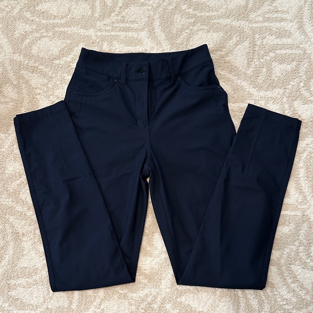 Lululemon City Sleek 5 Pocket 7/8 Pant
True Navy / True Navy
NEVER WORN ONCE